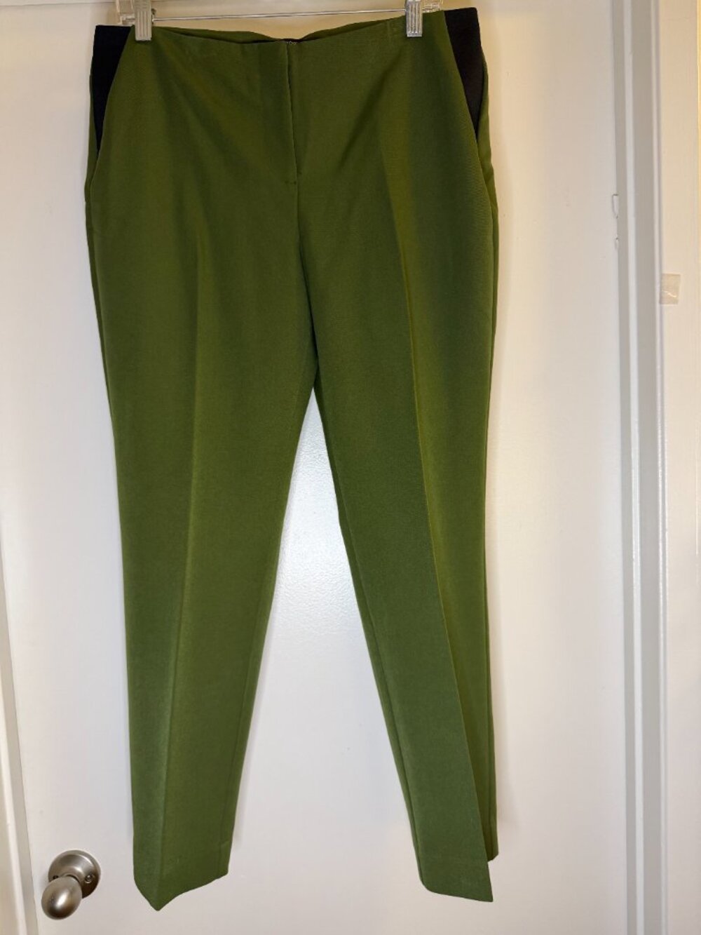 JONES NEW YORK, Women's Bi-Stretch in Olive Green Ankle Pants, Size 10 - Picture 3 of 10